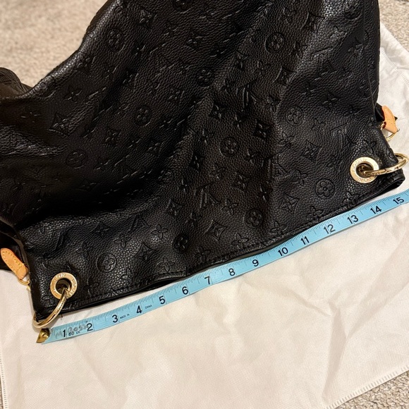 Louis Vuitton Hobo Bag - Picture 8 of 13